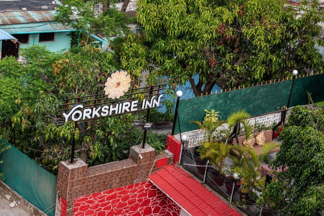 Yorkshire Inn Mount Abu Exterior photo